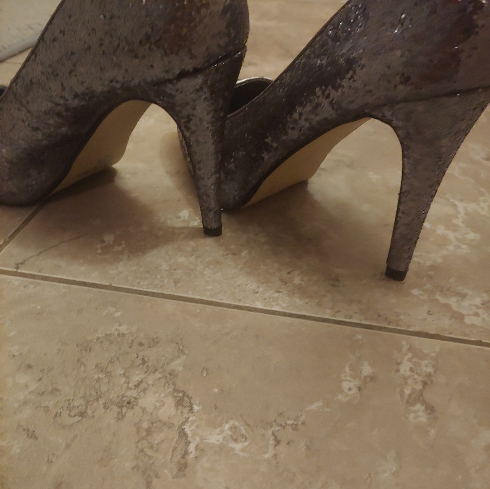 Heels - Picture 3 of 6